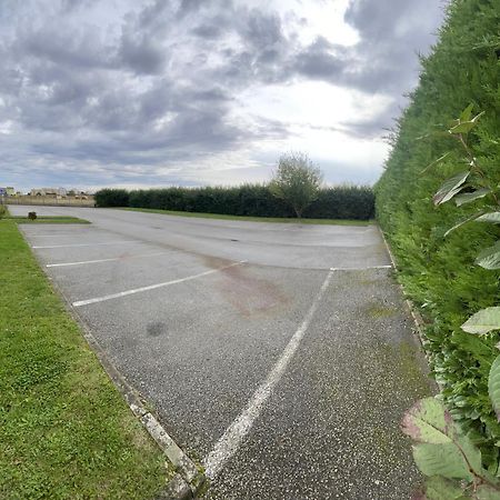 Kyriad Direct Dreux Bagian luar foto