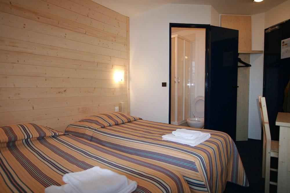 Kyriad Direct Dreux Bagian luar foto