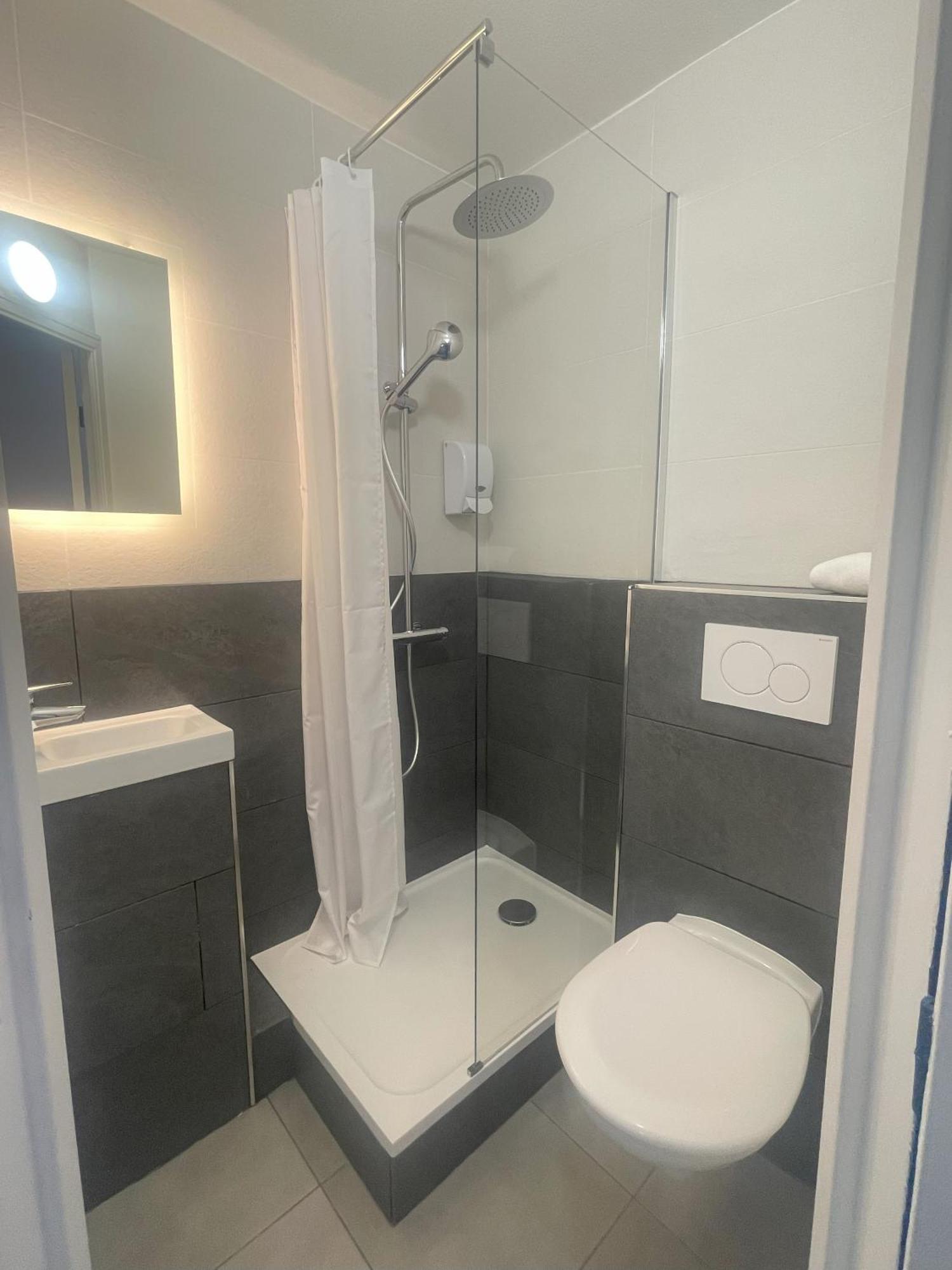 Kyriad Direct Dreux Bagian luar foto