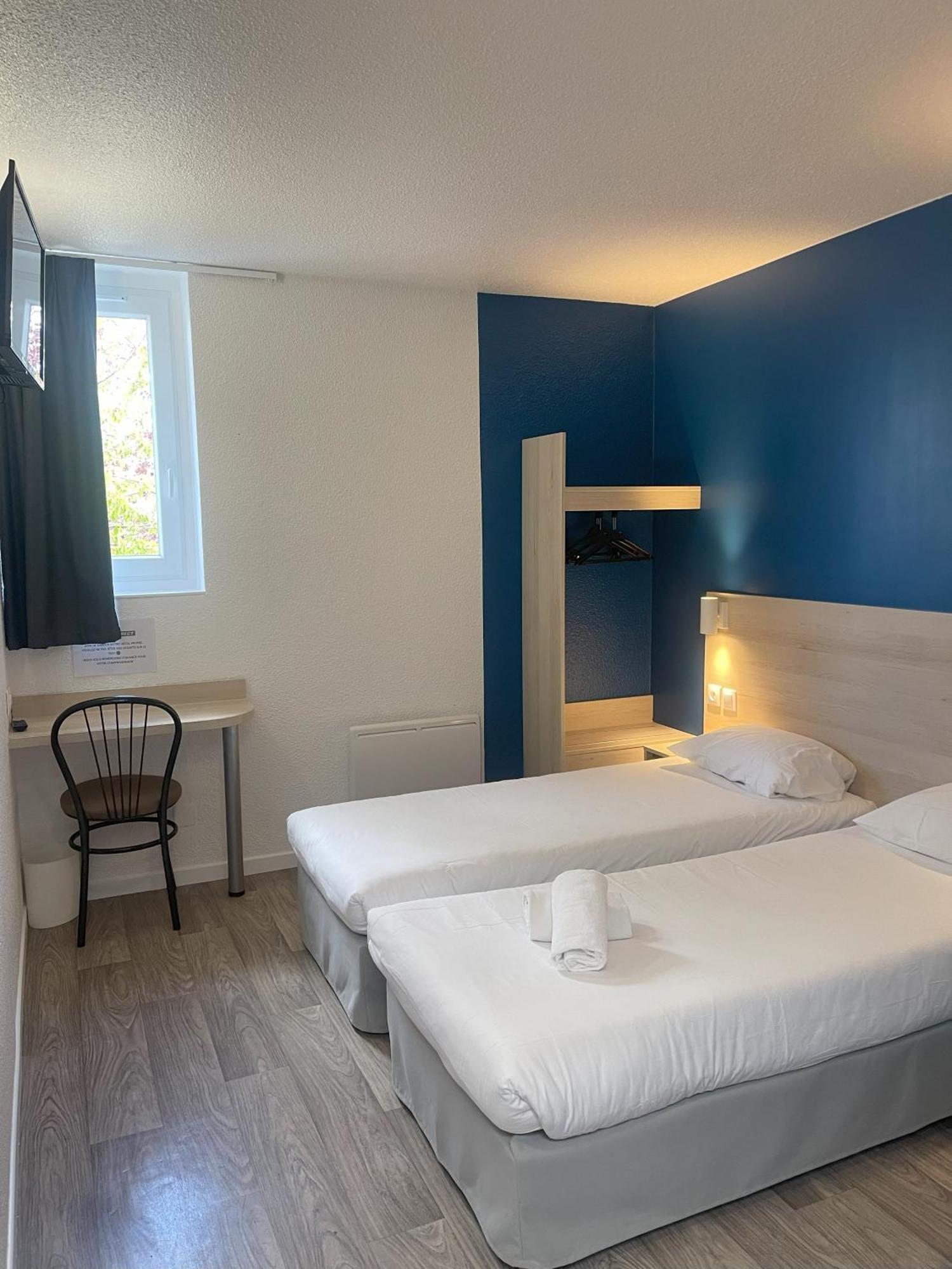 Kyriad Direct Dreux Bagian luar foto