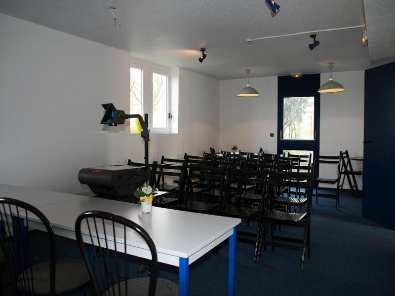 Kyriad Direct Dreux Bagian luar foto