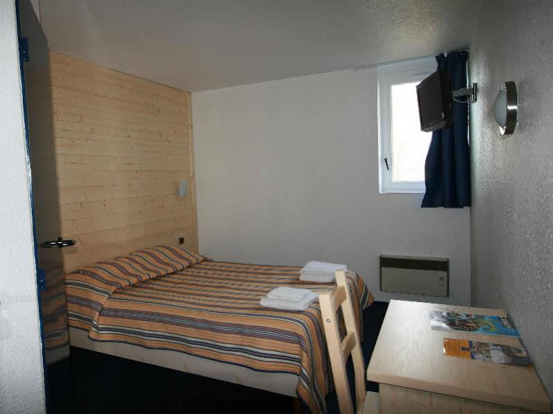 Kyriad Direct Dreux Bagian luar foto