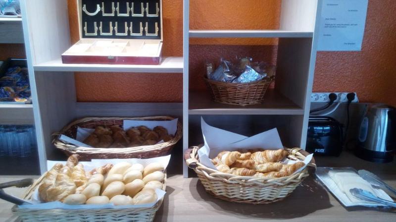 Kyriad Direct Dreux Bagian luar foto